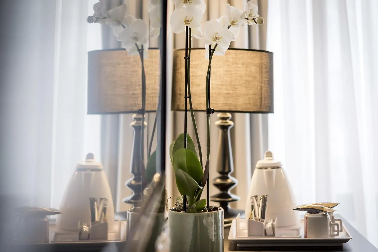 **** Hotel apartamentowy Premier Suites Antwerpia Belgia
