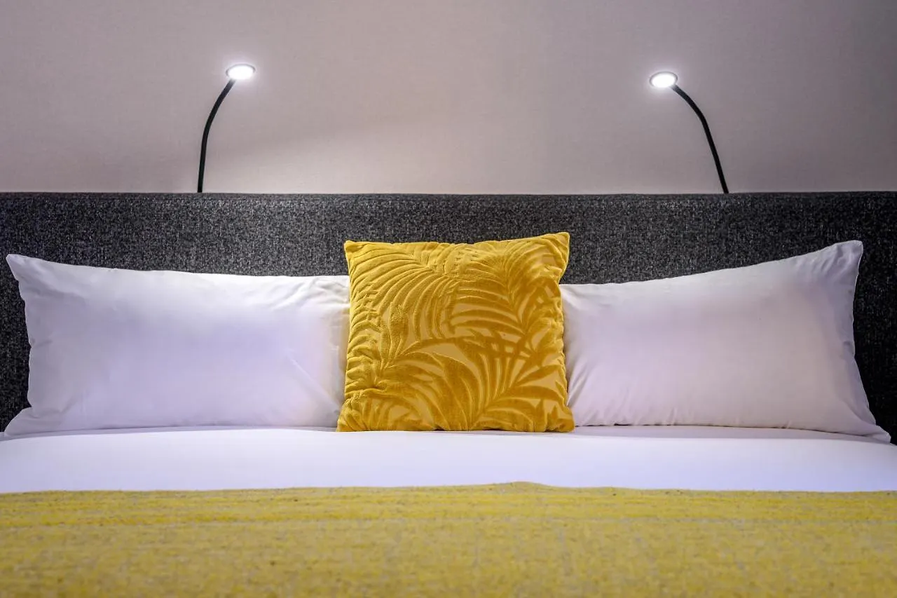 Premier Suites Antwerpia 4*,